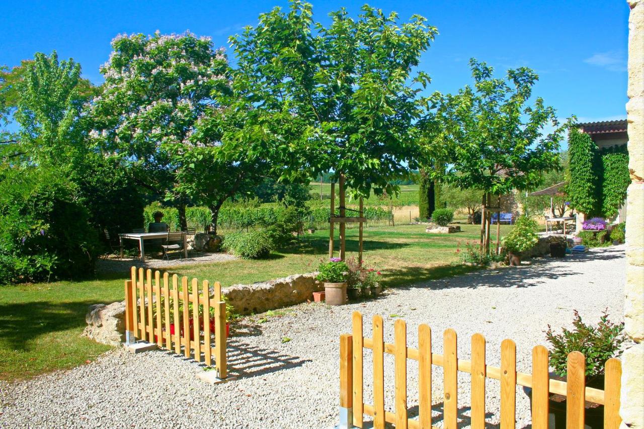 Bleu Raisin Les Salles-de-Castillon Exterior foto