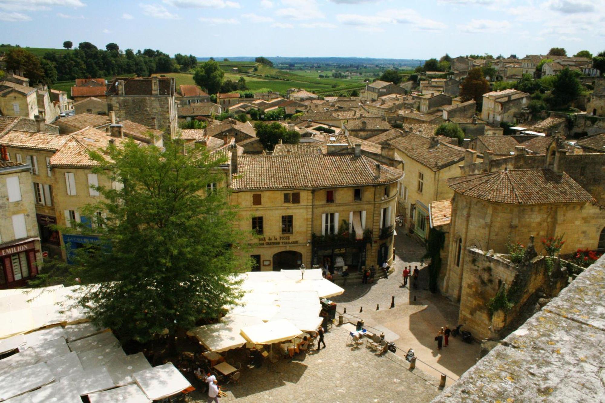 Bleu Raisin Les Salles-de-Castillon Exterior foto