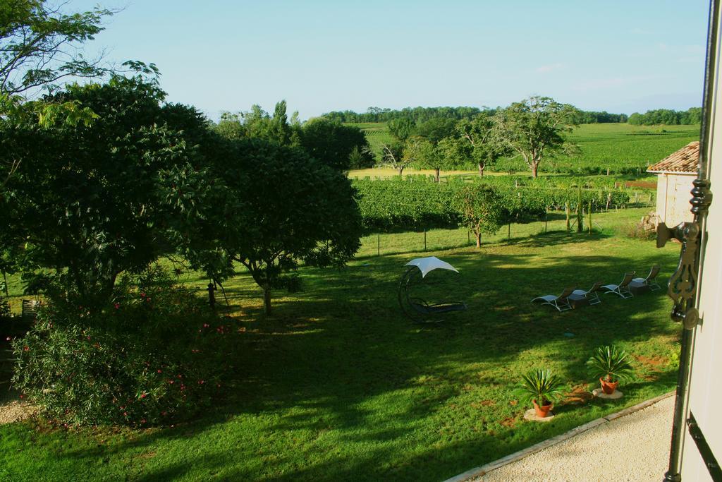 Bleu Raisin Les Salles-de-Castillon Exterior foto